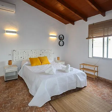 Casa Calma. Your Private Retreat Between Silence And Light. Dom wakacyjny *